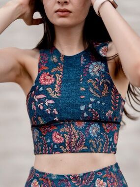Yoga Democracy Free Range Sports Bra Festival Denim Size Medium